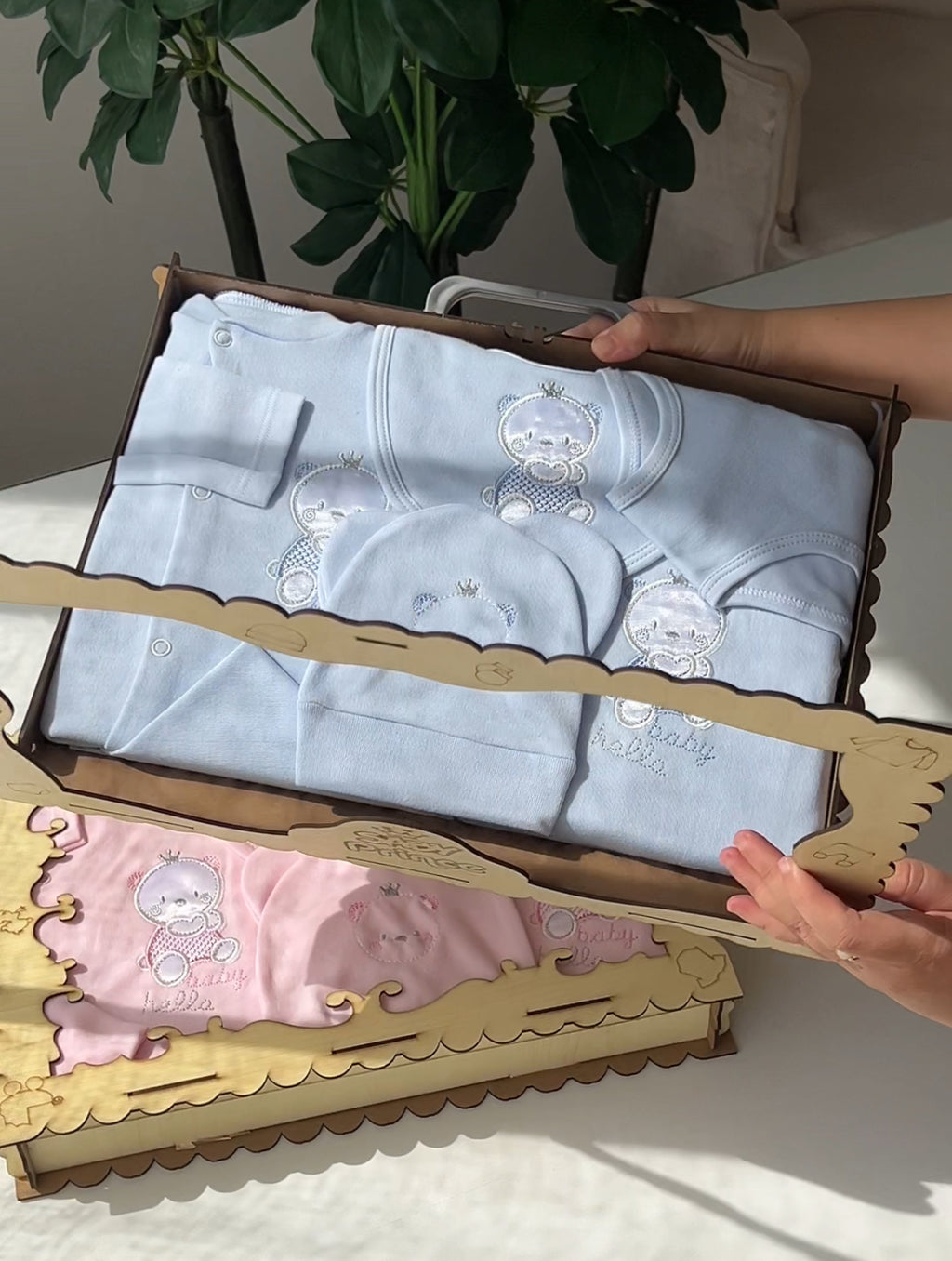 Le Cadeau Parfait de Naissance – Coffret complet | "طقم الأحلام للمولود الجديد – 8 قطع ناعمة ومتكاملة"