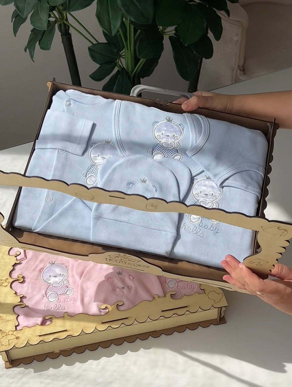 Le Cadeau Parfait de Naissance – Coffret complet | "طقم الأحلام للمولود الجديد – 8 قطع ناعمة ومتكاملة"