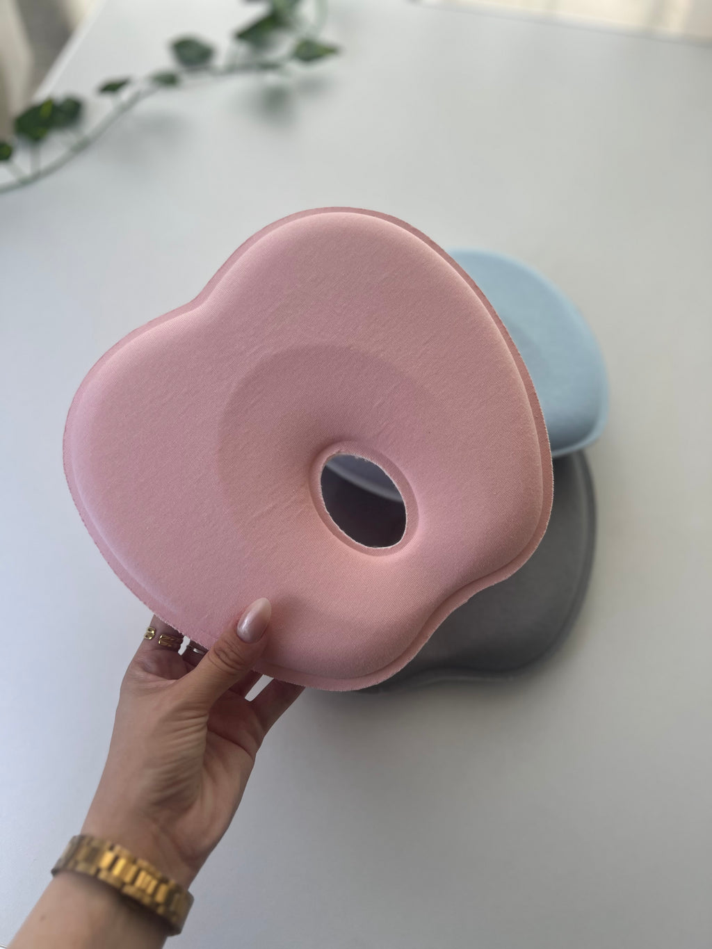 Coussin anti tête plate pour bébé وسادة حماية رأس الصبي