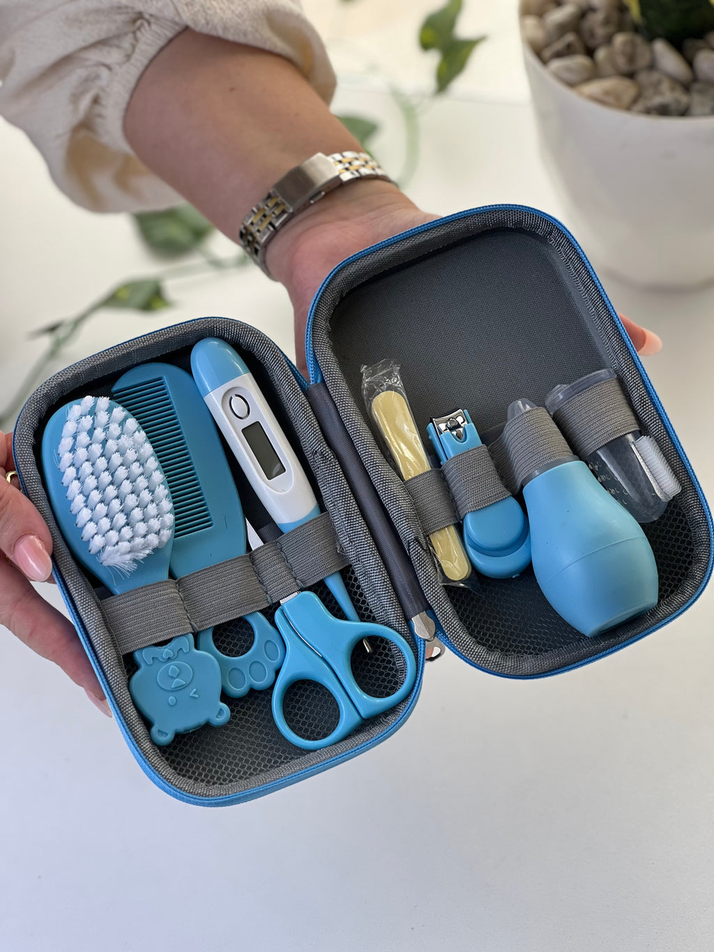 Kit de soin pour bébé مجموعة العناية بالطفل